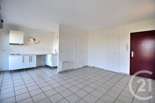 Appartement Studio à louer - 1 pièce - 28.39 m2 - THIAIS - 94 - ILE-DE-FRANCE - Century 21 Aes Conservatoire