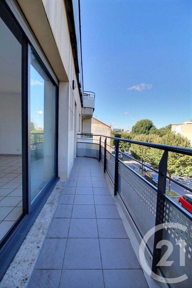 Appartement Studio à louer - 1 pièce - 28.39 m2 - THIAIS - 94 - ILE-DE-FRANCE - Century 21 Aes Conservatoire