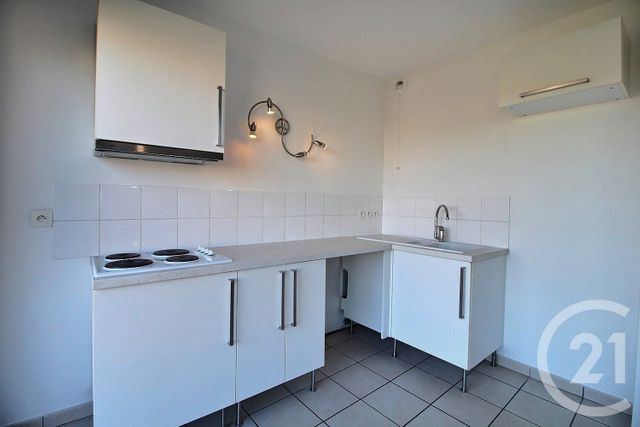 Appartement Studio à louer - 1 pièce - 28.39 m2 - THIAIS - 94 - ILE-DE-FRANCE - Century 21 Aes Conservatoire