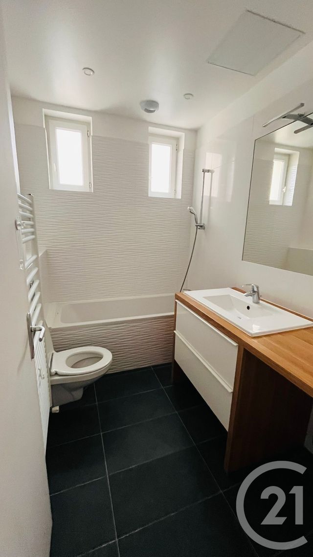 Appartement F3 à louer - 3 pièces - 60.89 m2 - MONTROUGE - 92 - ILE-DE-FRANCE - Century 21 Aes Conservatoire