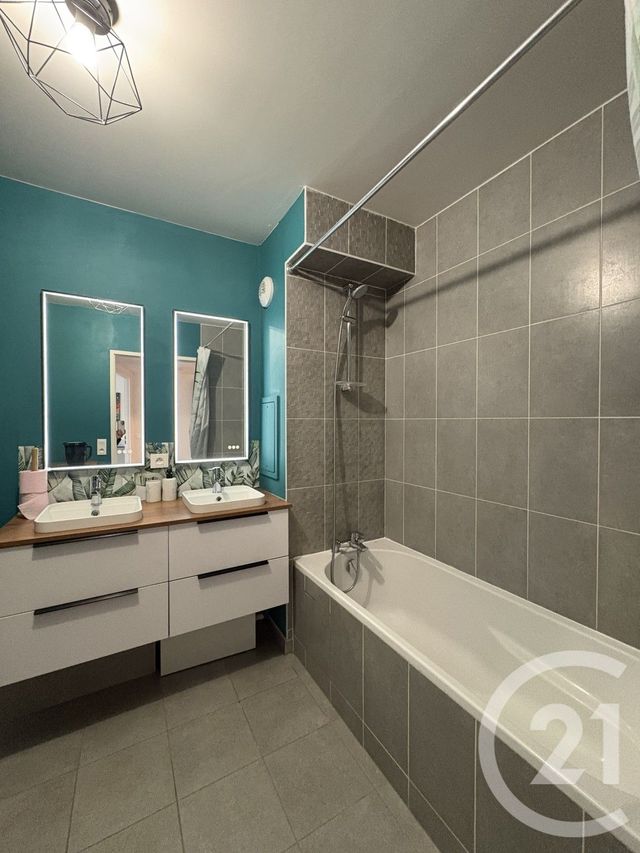 Appartement F3 à louer - 3 pièces - 64.34 m2 - VILLEJUIF - 94 - ILE-DE-FRANCE - Century 21 Aes Conservatoire
