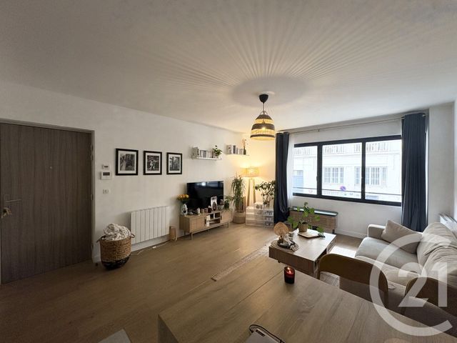Appartement F2 à louer - 2 pièces - 47.28 m2 - MONTROUGE - 92 - ILE-DE-FRANCE - Century 21 Aes Conservatoire
