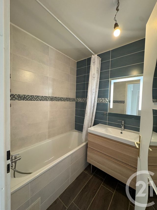 Appartement F3 à louer - 3 pièces - 65.1 m2 - RUNGIS - 94 - ILE-DE-FRANCE - Century 21 Aes Conservatoire