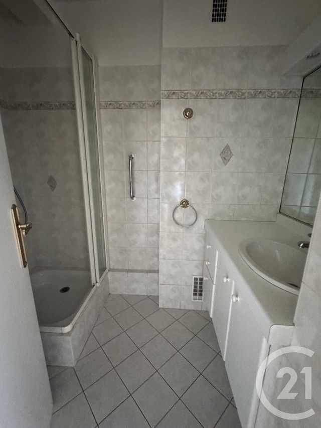 Appartement F4 à louer - 4 pièces - 76.14 m2 - MONTROUGE - 92 - ILE-DE-FRANCE - Century 21 Aes Conservatoire