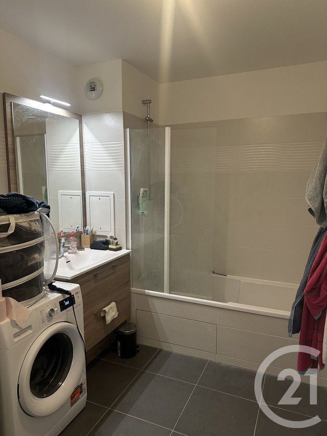 Appartement F2 à louer - 2 pièces - 40.2 m2 - MONTROUGE - 92 - ILE-DE-FRANCE - Century 21 Aes Conservatoire