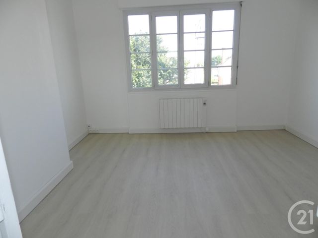 Appartement F1 à louer - 1 pièce - 29.08 m2 - MASSY - 91 - ILE-DE-FRANCE - Century 21 Aes Conservatoire