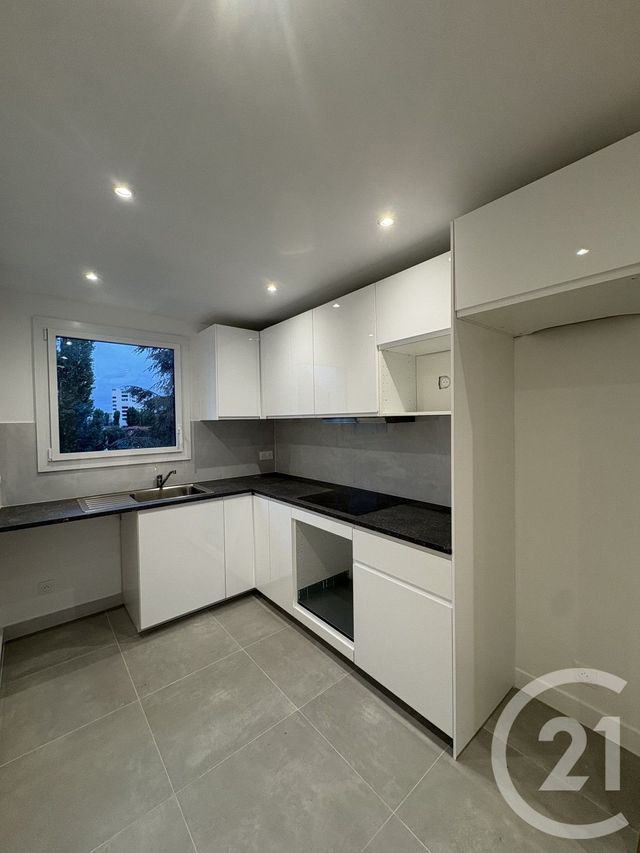 Appartement F4 à louer - 4 pièces - 66.61 m2 - FRESNES - 94 - ILE-DE-FRANCE - Century 21 Aes Conservatoire
