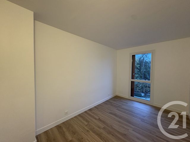 Appartement F4 à louer - 4 pièces - 66.61 m2 - FRESNES - 94 - ILE-DE-FRANCE - Century 21 Aes Conservatoire